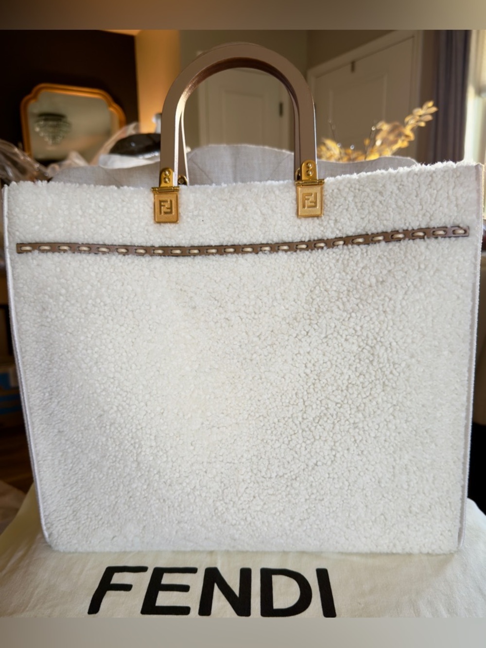 FENDI SHEARLING SUNSHINE MEDIUM TOTE BAG SHOULDER STRAP (LIMITED EDITION) - Picture 5 of 15